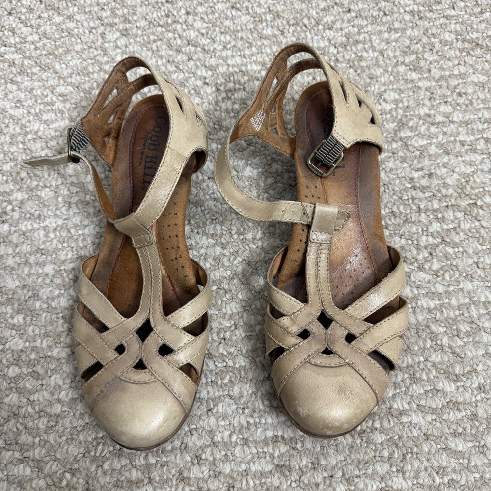 Cobb Hill tan brown heeled shoes size 8